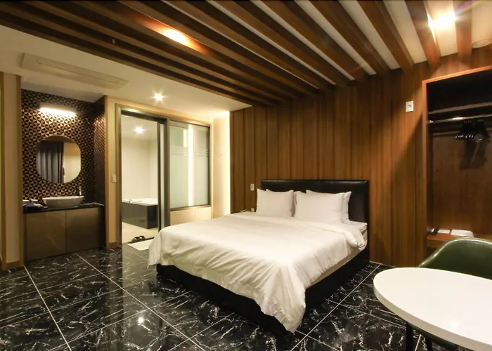 Hotel The King 2*