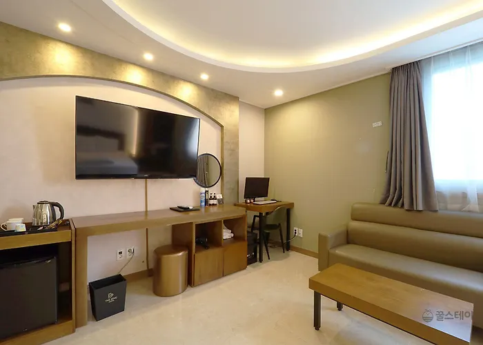 The King Hotel 2*