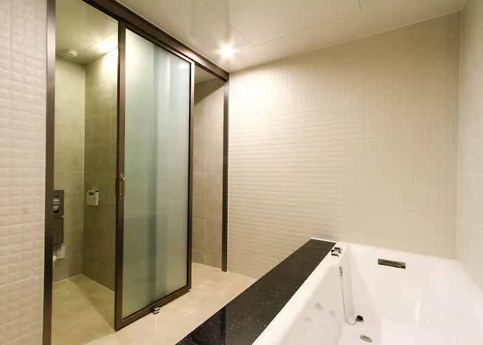The King Hotel 2*