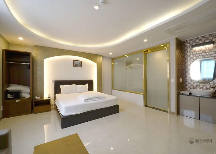 The King Hotel 2*