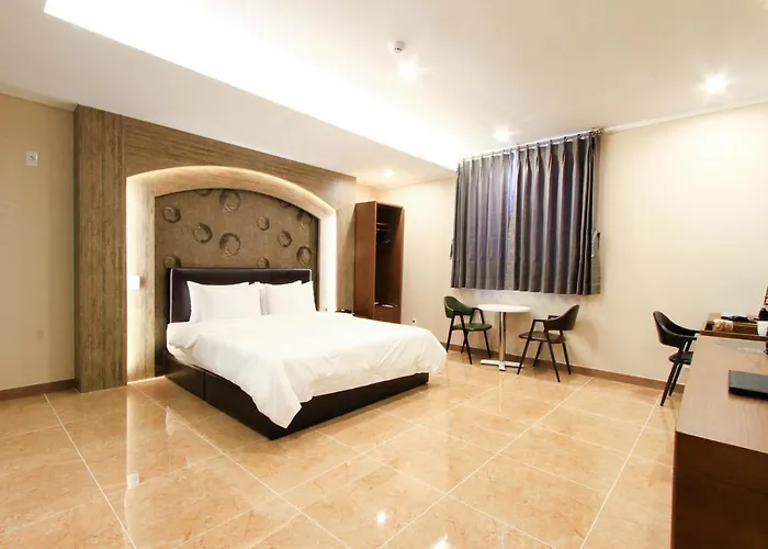 The King Hotel